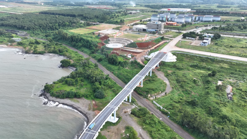 Kawasan Ekonomi Khusus (KEK) Industropolis Batang menjadi bagian dari pusat ekonomi yang menjadi salah satu faktor pemicu melonjaknya nilai investasi di Kabupaten Batang, Rabu (29/4/26).