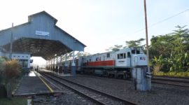 Warga Kabupaten Pemalang menyambut antusias pembukaan Stasiun Comal bahkan selama sepekan dioperasikan jumlah aktivitas penumpang naik dan turun mengalami lonjakan cukup signifikan, Selasa (5/5/26).