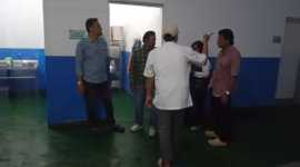 Komisi IV DPRD Kabupaten Batang melakukan sidak ke dapur SPPG Pecalungan dan menemukan berbagai persoalan mulai dari banyaknya lalat hingga drainase dan sanitasi yang buruk, Selasa (5/5/26).