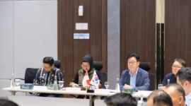 Penandatanganan Perjanjian Pemanfaatan Tanah Industri (PPTI) antara Direktur Pemasaran dan Pengembangan KEK Industropolis Batang, Indri Septa Respati dengan Direktur Utama PT SBI, Kim Jung Shik di Ballroom Management Office KEK Industropolis Batang, Rabu (8/5/26).