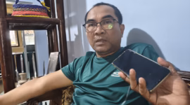 Kepala DLH Kabupaten Batang, Rusmanto, memberikan keterangan kepada wartawan yang menyebut sampah MBG sebanyak tujuh ton per hari membebani TPA Randukuning, Jum'at (8/5/26).