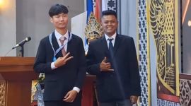 Revano, siswa SMK Muhammadiyah Kota Pekalongan yang beragama katolik meraih prestasi menjadi lulusan terbaik kedua setelah diwisuda pada Selasa (12/5/26).