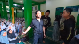 Ketua Umum Organisasi Yakuza Maneges, Gus Thuba dan puluhan anggotanya mendatangi Ponpes Padepokan Padang Ati di Jalan KH A Fadlun, Simbangkulon, Pekalongan, Rabu (27/5/26).