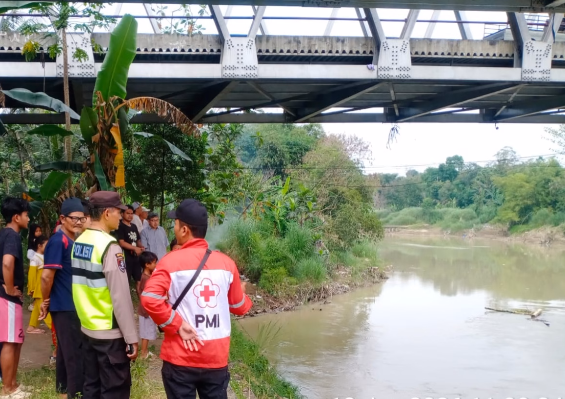 Upaya pencarian terhadap Hafiz Riski Alwafi (6), bocah yang diduga tenggelam di aliran Sungai Comal, Kabupaten Pemalang, masih belum membuahkan hasil hingga Sabtu (13/6/2026) sore. Foto : Istimewa