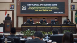 Rapat Paripurna DPRD Kabupaten Batang yang membahas pemandangan umum fraksi-fraksi terhadap Raperda sekaligus menyoroti SILPA di tahun anggaran 2025 yang tembus Rp115,9 miliar, Senin (15/6/26). Foto : Ilustrasi AI