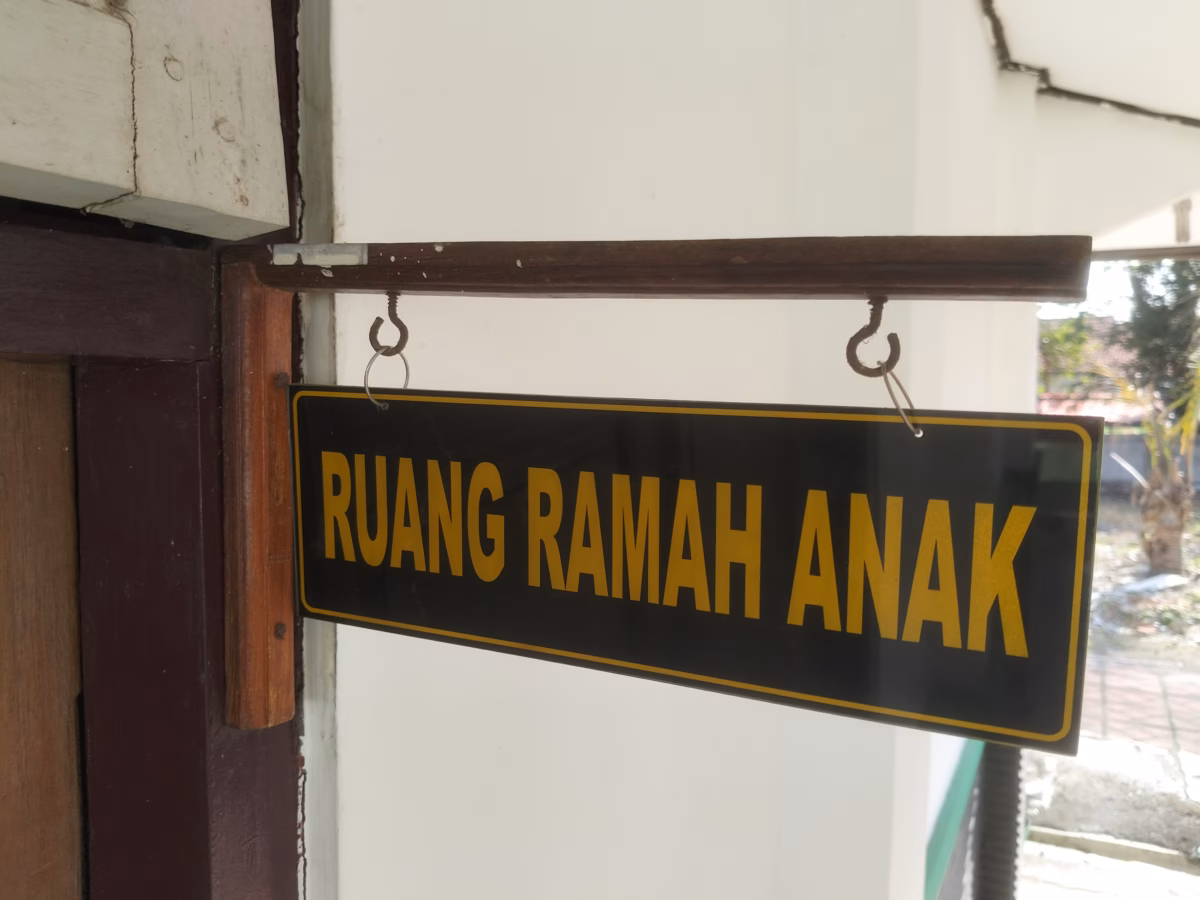 PN Pekalongan menjatuhkan vonis terhadap dua anak berhadapan dengan hukum masing-masing 2,4 tahun dan 1,8 tahun dalam kasus kekerasan seksual, Kamis (25/6/26).