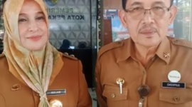 Ketua Paguyuban Mitra MBG, Supriyono didampingi Ketua Satgas SPPG Kota Pekalongan memberikan pernyataan terkait beredarnya informasi ajakan long march mendukung program MBG, Senin (30/6/26).
