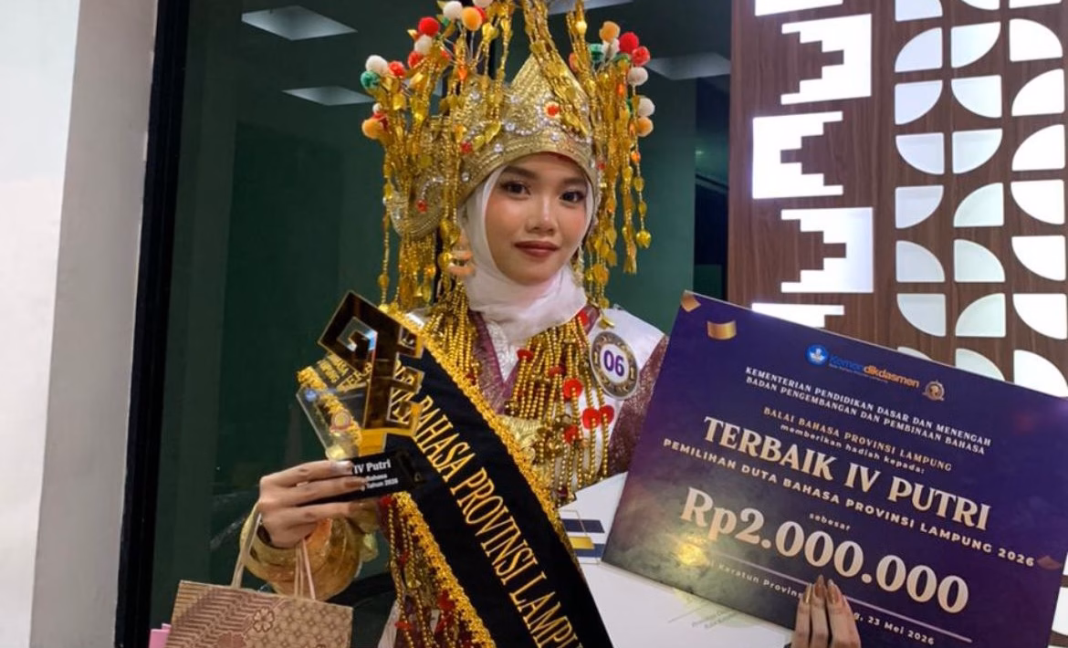Shera Trahela, mahasiswi Program Studi Pendidikan Bahasa dan Sastra Indonesia di Universitas Muhammadiyah Kotabumi (UMKO)