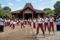 Disdikbud berencana menjadikan dolanan tradisional menjadi materi ekstrakurikuler di sekolah dasar di Kabupaten Batang, Rabu (1/7/26). Foto :  Ilustrasi AI