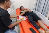 Korban masih mendapatkan perawatan pasca peristiwa dugaan pengeroyokan yang terjadi di Desa Notogiwang, Jumat (3/7/26). Foto : Istimewa