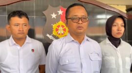Kasatreskrim Polres Pekalongan Kota AKP Setiyanto memberikan keterangan kepada wartawan terkait hasil tes DNA korban kekerasan sesksual di Padepokan Padang Ati, Senin (6/7/26).