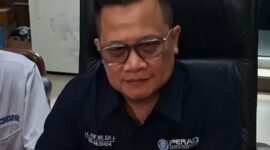Arif NS kuasa hukum pimpinan Padepokan Padang Ati Pekalongan saat memberikan tanggapan terkait hasil tes DNA kepada wartawan di kantornya, Selasa (7/7/26).