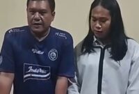 Dua pasangan sejenis yang digrebek warga menandatangani surat pernyataan tidak mengulangi perbuatan yang sama dan meminta maaf dalam vidio yang tersebar luas di media sosial, Selasa (7/7/26). Foto : Istimewa