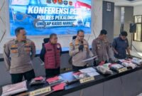Polres Pekalongan menggelar konferensi pers terkait ungkap kasus menonjol dalam tiga bulan terakhir termasuk perkembangan terbaru dari kematian Daniel Faza (21) yang ditemukan bersimbah darah di rumahnya, Kamis (9/7/26).