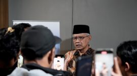 Ketua Umum PP Muhammadiyah Haedar Nashir mendesak Presiden Prabowo pimpin perang melawan korupsi saat berbicara dalam Leadership Training PTMA di Yogyakara, Senin (13/7/26) malam. Foto : Istimewa