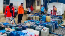 BPBD Kabupaten Pemalang operasikan enam truk tanki kapasitas lima ribu liter untuk memasok air bersih ke 30 desa yang mengalami kekeringan, Rabu (15/7/26). Foto : Istimewa