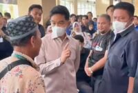 Wapres Gibran bertanya kepada salah satu pasien BPJS di RSUD Fatimah Az Zahra saat berkunjung ke Kota Palembang tentang pengalaman mereka mendapatkan pelayanan medis, Jumat (17/7/26). Foto. : Istimewa