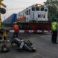 Satu siswa sekolah dasar jadi korban kecelakaan melibatkan sepeda motor dan kereta api di palang pintu Jrakah - Pocol Semarang dan dua anak lainnya luka berat, Senin (20/7/26) pagi. Foto : Ilustrasi AI