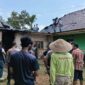 Rumah warga Desa Tambakboyo Kecamatan Reban nyaris ludes terbakar akibat keteledoran penghuni rumah yang asyik bermain ponsel dengan meninggalkan kompor yang sedang menyala, Senin (20/7/26). Foto : Istimewa