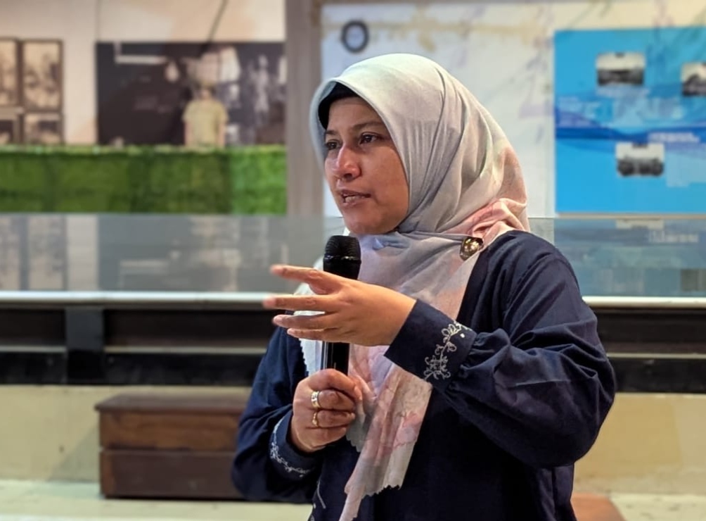 Kepala Perwakilan Bank Indonesia Tegal, Bimala, menerangkan konsep kegiatan budaya dan komunitas menjadi instrumen penggerak ekonomi di daerah, Senin (20/7/26) malam.