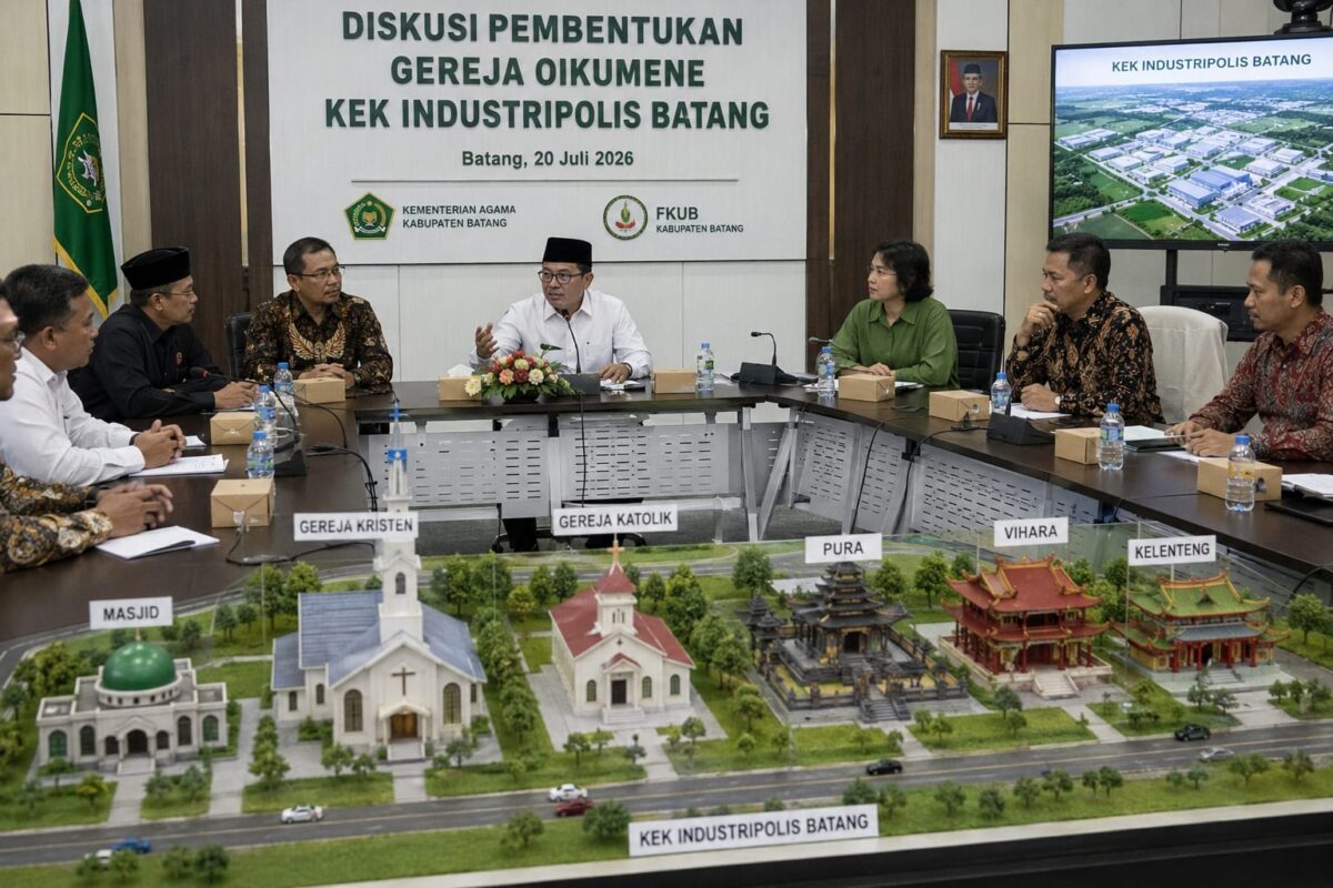 Kemenag Kabupaten Batang bersama Forum Kerukunan Umat Beragama (FKUB), jemaat dari berbagai denominasi menyepakati pembentukan Gereja Oikumene pertama di KEK Industropolis sebagai model pengelolaan rumah ibadah di kawasan industri, Senin (20/7/26). Foto : Ilustrasi AI