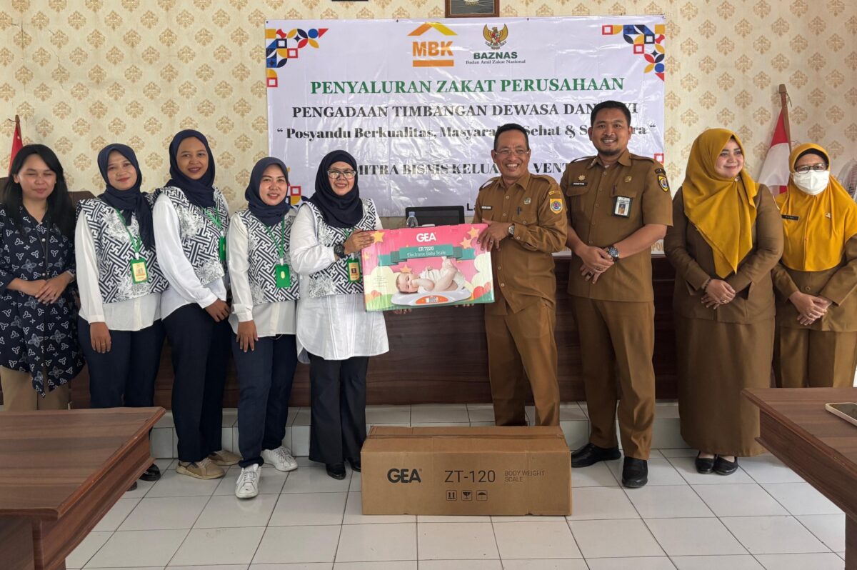 Serahterima bantuan timbangan bayi digital dari MBK Ventura ke 11 Posyandu di Kecamatan Larangan, Selasa (21/7/26). Foto : Istimewa