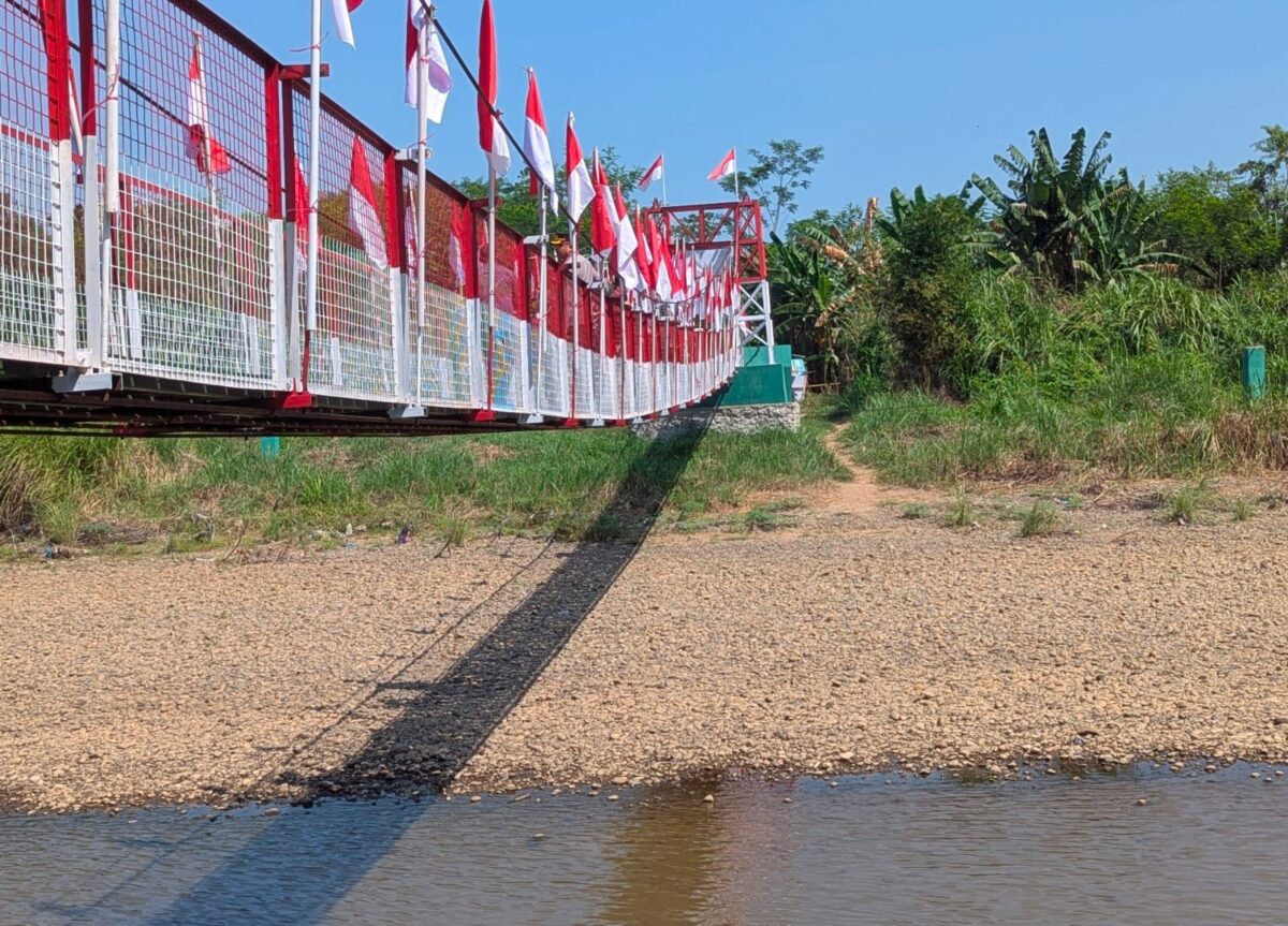 Munculnya wacana penempatan kotak amal di ujung jembatan Garuda Merah Putih di sisi Dukuh Sibetok mulai dibahas demi menghindari pungli, Kamis (23/7/26).