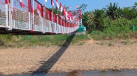 Munculnya wacana penempatan kotak amal di ujung jembatan Garuda Merah Putih di sisi Dukuh Sibetok mulai dibahas demi menghindari pungli, Kamis (23/7/26).