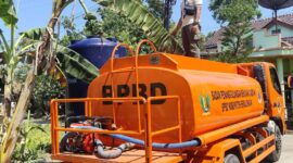 Sebanyak 39 desa di 10 kecamatan di Kabupaten Pekalongan rentan terhadap kekeringan yang berpotensi mengalami krisis air sehingga BPBD setempat mulai mendistribusikan air bersih, Senin (27/7/26). Foto : Istimewa