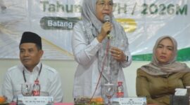 Kepala Kantor Kementerian Haji dan Umrah Kabupaten Batang, Siti Mahmudah memaparkan usulan komposisi pembiayaan 40 persen ditanggung jemaah dan 60 persen berasal dari nilai manfaat yang dikelola Badan Pengelola Keuangan Haji (BPKH),  Senin (27/7/26). Foto : Istimewa