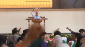 Menko Pangan Zulkifli Hasan membuka ruang kritik saat menjadi pembicara dalam Rakor BEM SI di Semarang, Senin (27/7/26). Foto : Istimewa