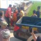 Proses evakuasi jenazah Rosyanto (57) perangkat Desa Kalipancur yang ditemukan dalam keadaan meninggal dunia di tengah sawah, Selasa (28/7/26). Foto : Istimewa