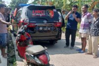 Motor milik korban masih terparkir di depan SDN Kalipancur 01 saat jenazah ditemukan di area sawah desa setempat, Selasa (28/7/26).