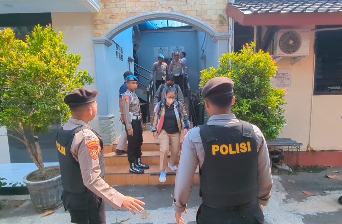 Belasan pejabat Pemkab Pemalang usai menjalani pemeriksaan penyidik KPK di mana tujuh di antaranya dibawa ke Jakarta, Rabu (29/7/26).
