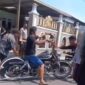 Salah satu motor mewah Harley Davidson yang dikeluarkan dari garasi kediaman Gus Haris yang sedang digeledah KPK, Jumat (31/7/26). Foto : Istimewa