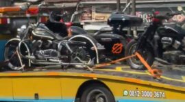 Tiga motor mewah dari jenis Harley Davidson milik orang dekat Bupati Pemalang disita KPK dari garasi kediaman Gus Haris saat dilakukan penggeledahan, Jumat (31/7/26). Foto : Istimewa.