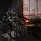 Kecelakaan di To Pemalang KM 319+200 antara Toyota Avanza dan Truk yang sampai saat ini masih misterius terjadi, Minggu (3/8/26). Foto : Ilustrasi AI