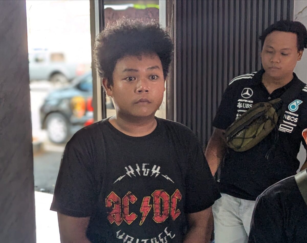 Bayu Wibowo (19) mengaku menyesali perbuatannya membuat konten vidio yang akhirnya membuatnya berurusan dengan polisi, Senin (3/8/26).