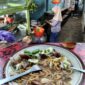 Bakmi Jowo Pak Tasjadi yang berlokasi di lontrong atau mulut gang Jalan Hayam Wuruk Kota Pekalongan jadi tujuan pecinta kuliner selama 42 tahun, Jumat (4/8/26).