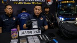 Aksi penyusupan peredaran narkoba melalui bus antar kota antar provinsi dibongkar Direktorat Narkoba Polda Jawa Tengah, Senin (3/8/26). Foto : Ilistrasi AI