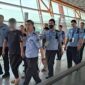 Proses penyerahan empat buronan kejahatan siber transnasional oleh Tim Imigrasi Kelas I TPI Semarang ke otoritas China berlangsug dua kali, Rabu (5/8/26). Foto : Istimewa
