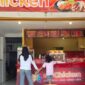 Salah satu gerai El Chicken yang selalu jadi buruan pembeli di Pekalongan, Jumat (7/8/26).