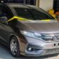 Honda Jazz milik bos konter di Ambarawa yang menjadi korban dugaan perampokan sekaligus pembunuhan diamankan di Polres Semarang, Jumat (7/8/26). Foto : Istimewa