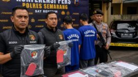 Polisi berhasil menangkap dua terduka pelaku perampokan sekaligus pembunuhan terhadap Chandra Waskito (25) bos konter Ambarawa, Jumat (7/8/26). Foto : Ilustrasi AI