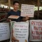 Peternak ayam petelur besok bakal melakukan aksi membagikan ayam kepada masyarakat di Alun-alun Batang sebagai bentuk protes terhadap kebijakan pemerintah terhadap penetapan HAP telur di tingkat kandang yang dinilai telah membunuh usaha di tengah harga pakan yang melambung tinggi dan harga jual telur di pasar yang anjlok, Minggu (9/8/26). Foto : Ilutrasi AI