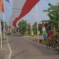 Kain merah putih dengan panjang 250 meter dan sajian kuliner tradisional lengko menjadi cara warga Desa Denasri Kulon menyemarakkan HUT ke-71 RI di Kabupaten Batang, Minggu (9/8/26). Foto : Istimewa