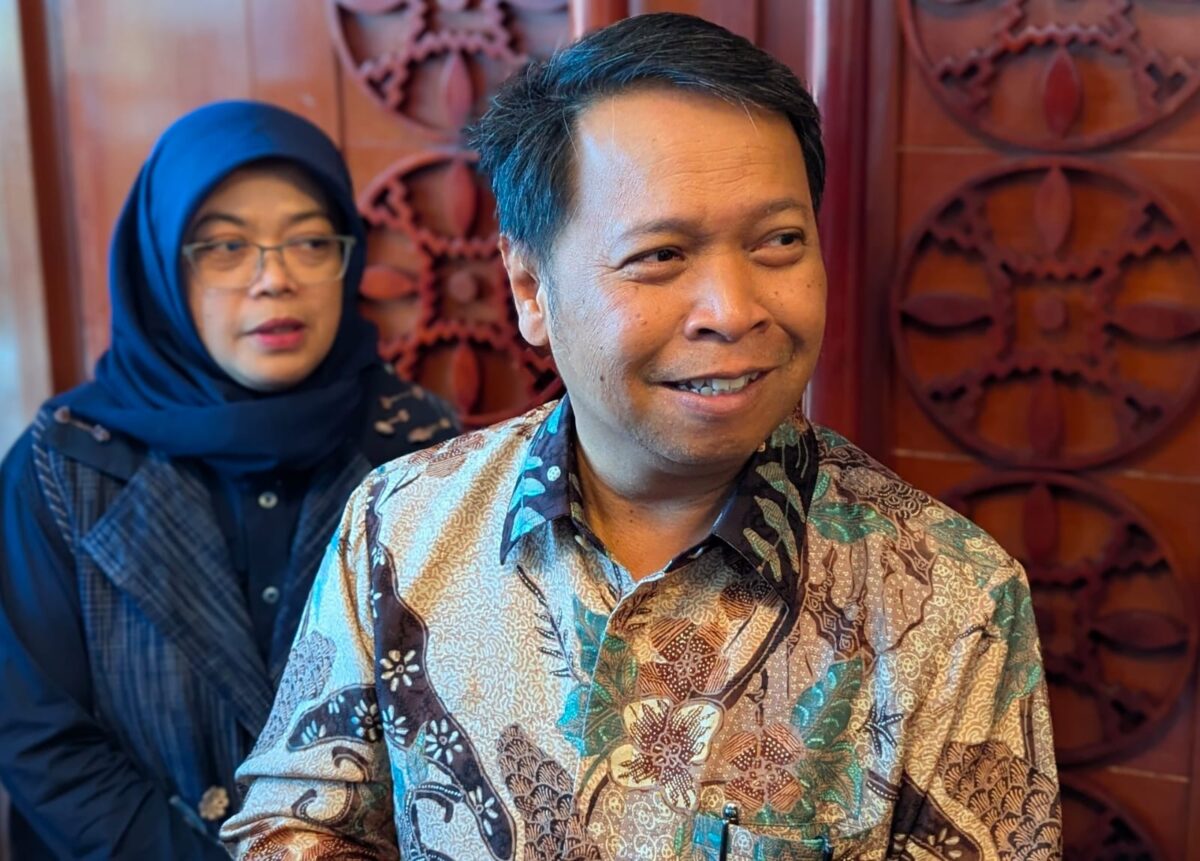 Kepala BI Jawa Tengah Mohamad Noor Nugroho menyebut adanya rantai distribusi bahan pangan hasil produksi Jateng yang diambil keluar daerah dan dikemas ulang untuk kembali masuk dengan kemasan ulang sehingga sampai ke konsumen harganya lebih mahal, Kamis (13/8/26).