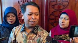 Kepala BI Jawa Tengah Mohamad Noor Nugroho menyebut Jateng mengalami deflasi sekitar 0,13 persen pada periode terakhir, sehingga inflasi tahunan turun dari 2,92 persen menjadi 2,6 persen, Kamis (13/8/26).