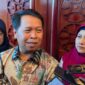 Kepala BI Jawa Tengah Mohamad Noor Nugroho memberikan keterangan kepada media terkait pertumbuhan ekonomi Jateng di Kota Pekalongan, Kamis (13/8/26).
