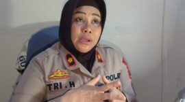 Kapolsek Pekalongan Timur Kompol Tri Handayani memastikan polisi akan memberikan pendampingan dari dua sisi mulai dari psikologis hingga keamanan seperti yang dikhawatirkan orang tua F, Jumat (14/8/26).